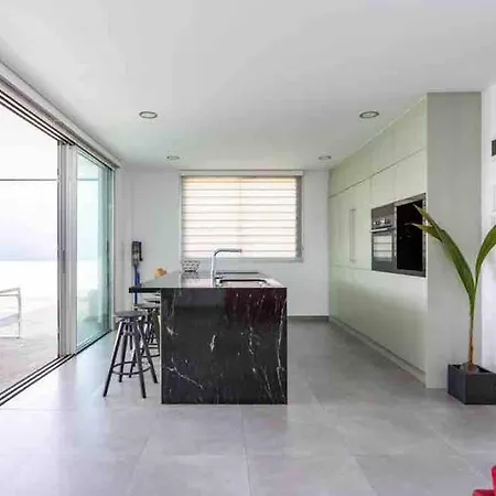 Tulio Ii Family Heated Pool Villa