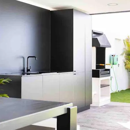 Tulio Ii Family Heated Pool Вилла